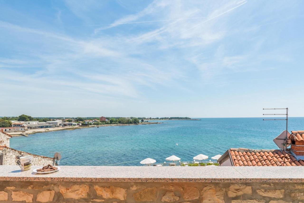 Old Town Apartments In Umago Exterior foto